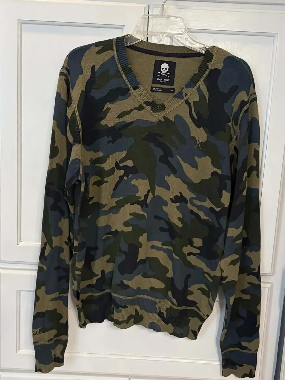 Marc Ecko Cut & Sew Camouflage Sweater Size M Green V-Neck Cotton
